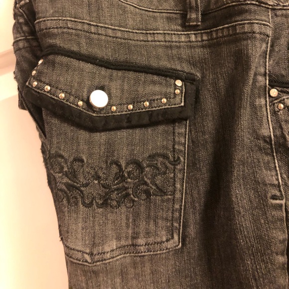 Capris - Picture 4 of 8